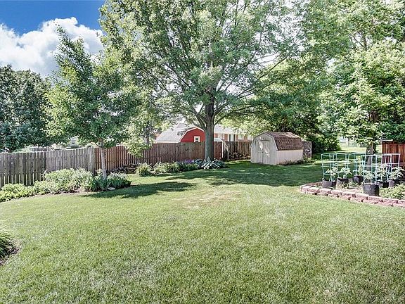 3rd image of 643 Leila Ct
