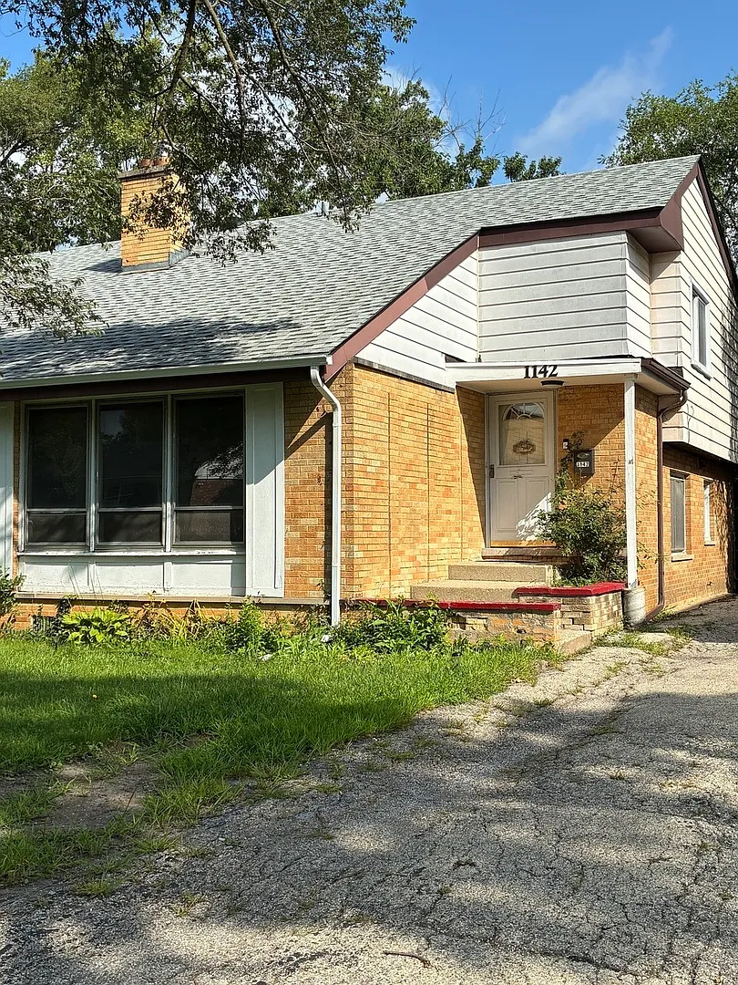 3 bed, 1.5 bath, 1361 sqft, $2,500 — Photo 1