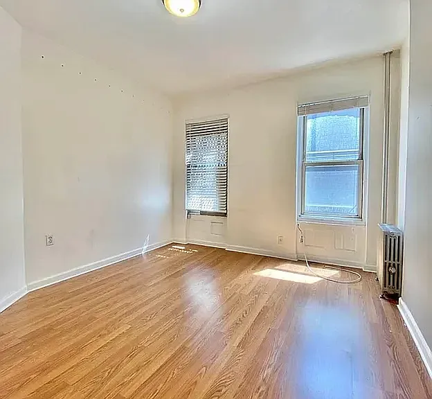 540 W 47th St #7 — Photo 6