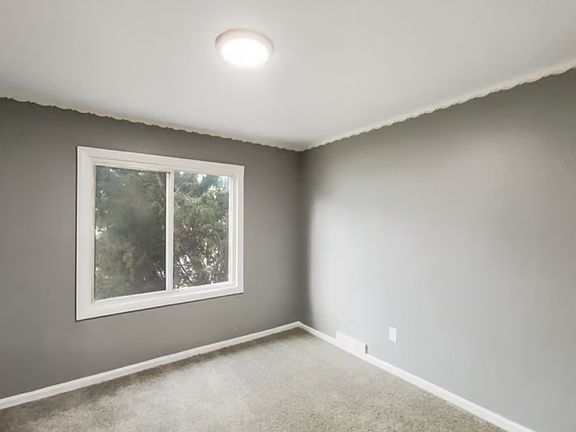 3rd image of 11036 Essex Ave #11036
