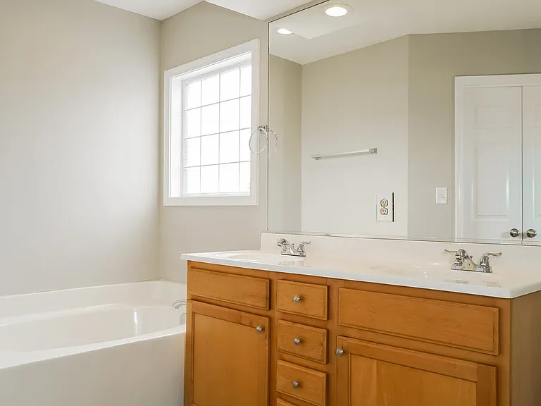 8115 Willowglen Dr — Photo 12