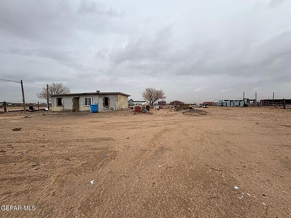 3rd image of 15551 Lowell Rd