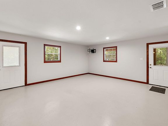 4th image of 462 County Road 3911