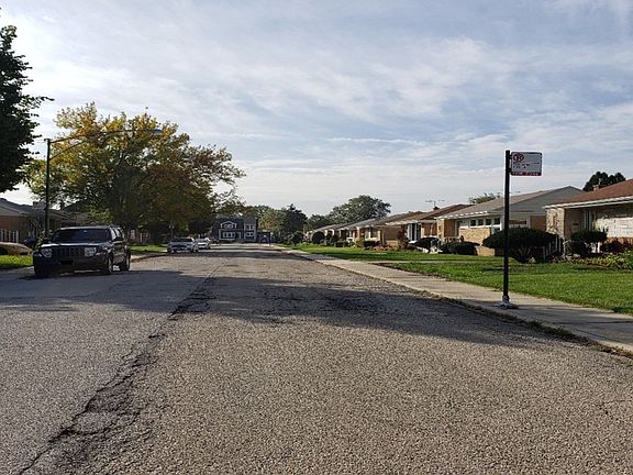 4th image of 5471 N Oconto Ave