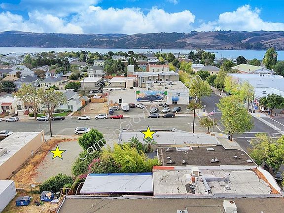 3rd image of 800 1st St
