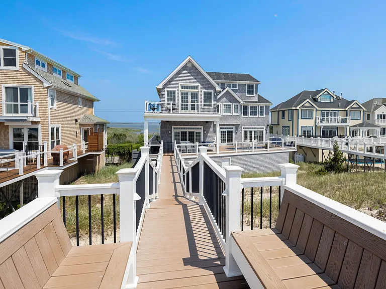 951 Dune Rd #A — Photo 27