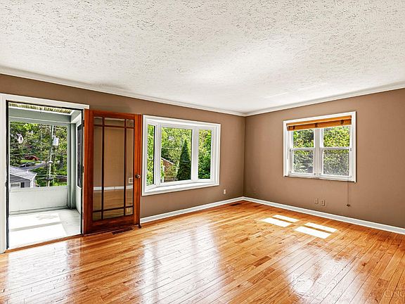 3rd image of 3501 Linwood Ave