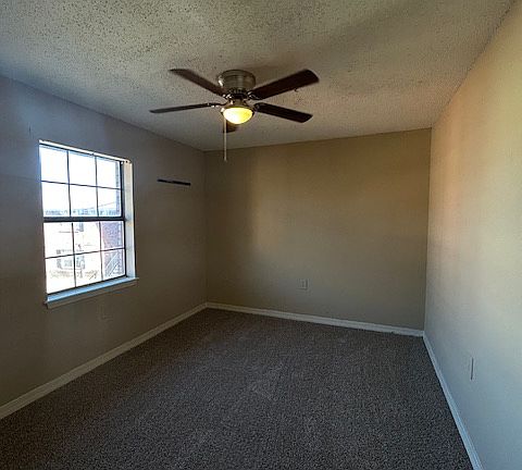 5th image of 1508 Delplaza Dr APT C