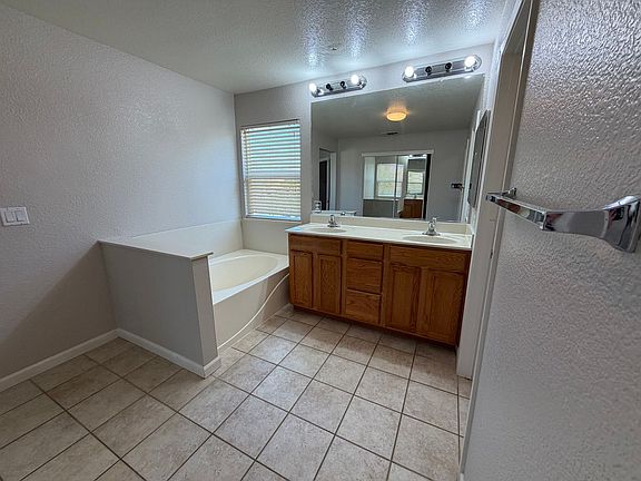 4th image of 1613 Little Rock Cir