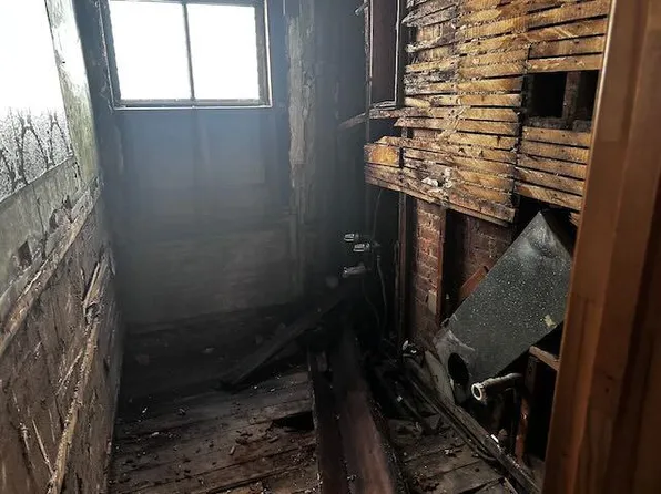 445 Fairmount Avenue image 10 of 12