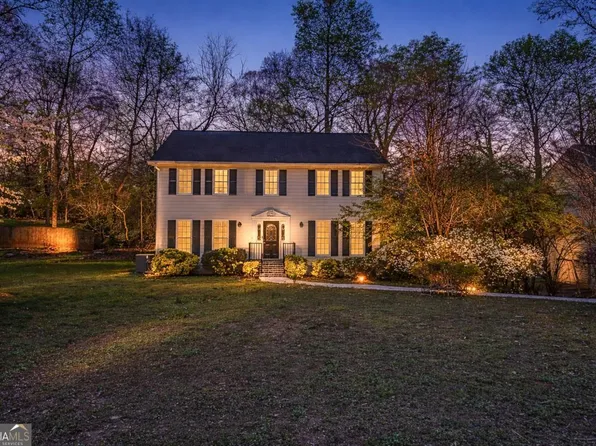 717 Hunt Station Dr, Lawrenceville, GA 30044