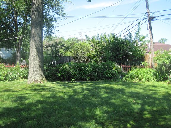 4th image of 52 E Charles Dr