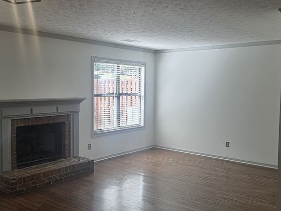 3rd image of 1110 Jamestowne Trl