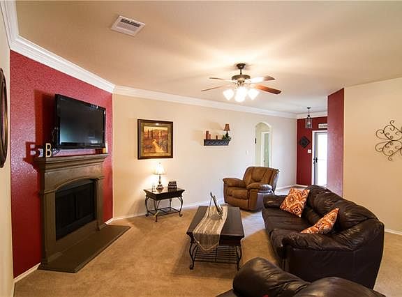3rd image of 5661 Crestwood Dr
