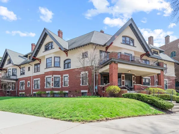 2666 N Hackett AVENUE, Milwaukee, WI 53211