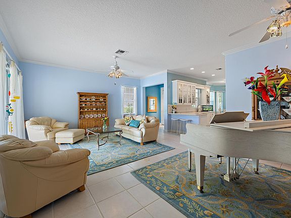5th image of 244 HONEYSUCKLE Drive