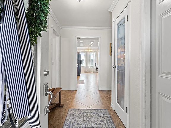 5th image of 306 Willow St