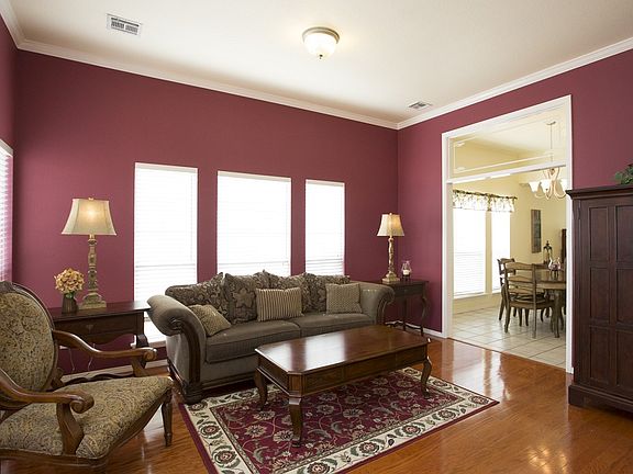 10ft Ceilings, Hardwoods and Crown