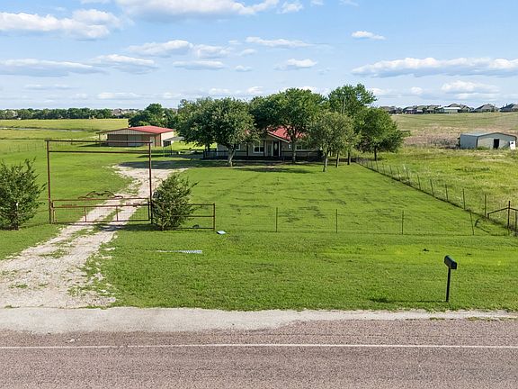 3rd image of 1769 County Road 596