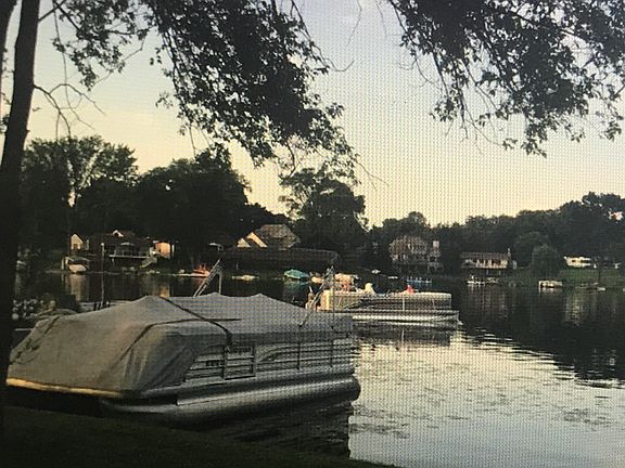 Boat parking all summer~ 