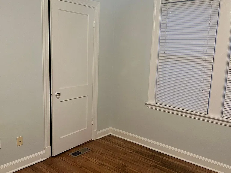401 S Reese St — Photo 12