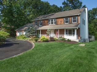 22 Millbank Rd, Poughkeepsie, NY 12603