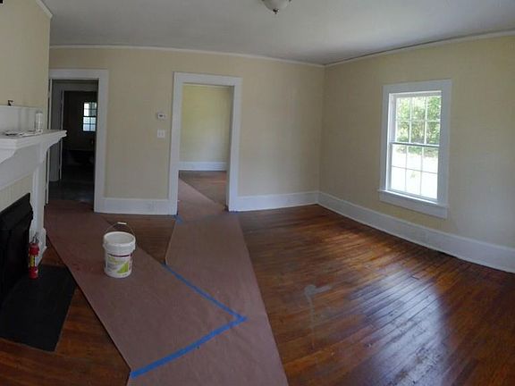3rd image of 639 Lawrence St
