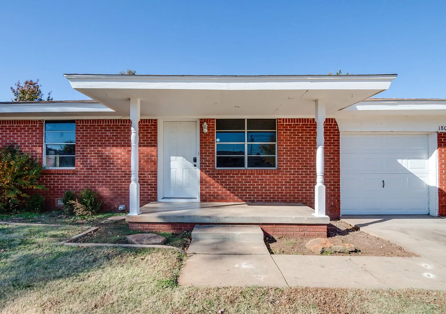 Three bed/one bath home backs up to Chisholm Trail Park — Photo 2