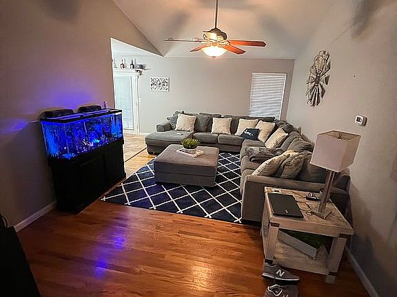 4th image of 509 W Classic Village Ln