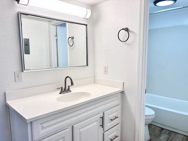 Apache Lofts — Photo 13