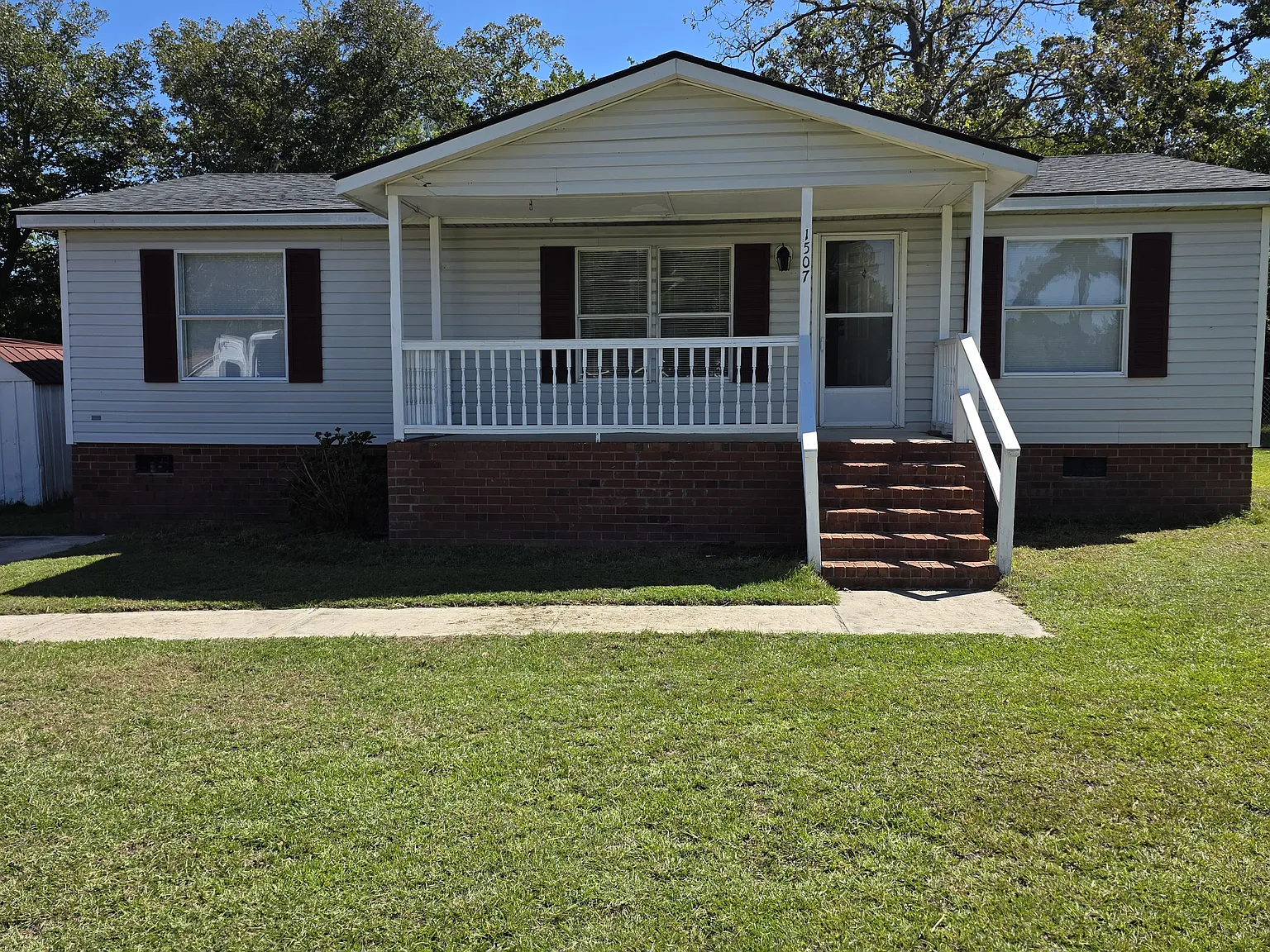 3 bed, 1110 sqft, $1,300 — Photo 1