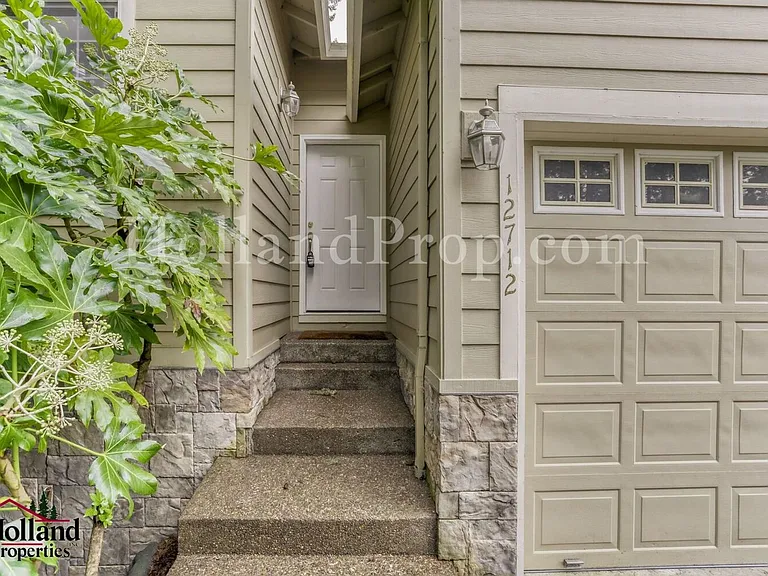 12712 SW Rocky Mountain Ct — Photo 3