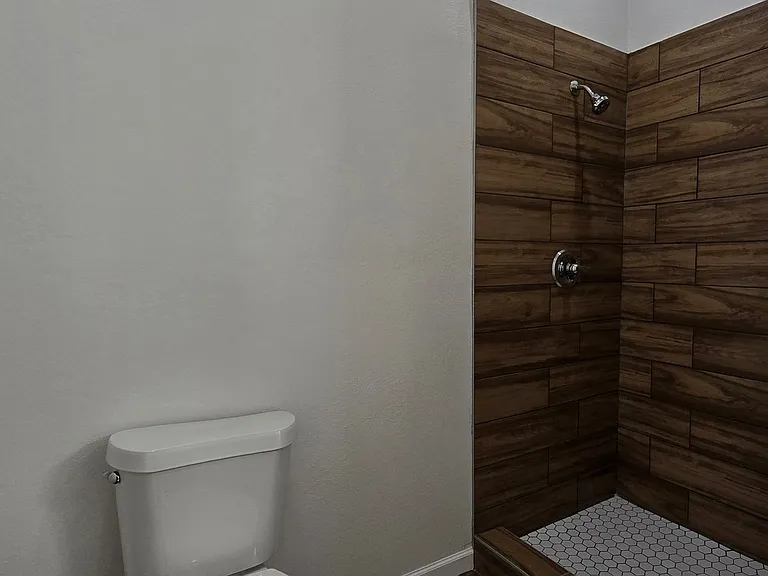 Clems Road Apartments — Photo 11
