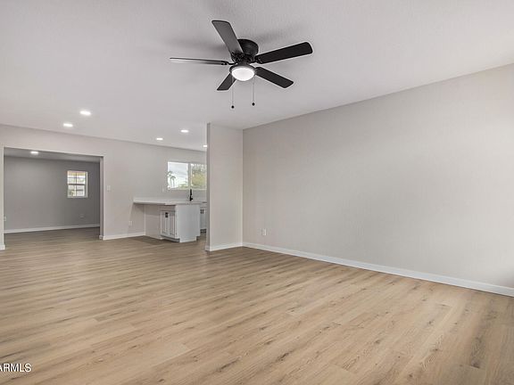 5th image of 8119 E DAHLIA Drive