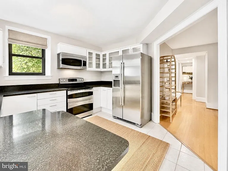 2153 California St NW #1 — Photo 9