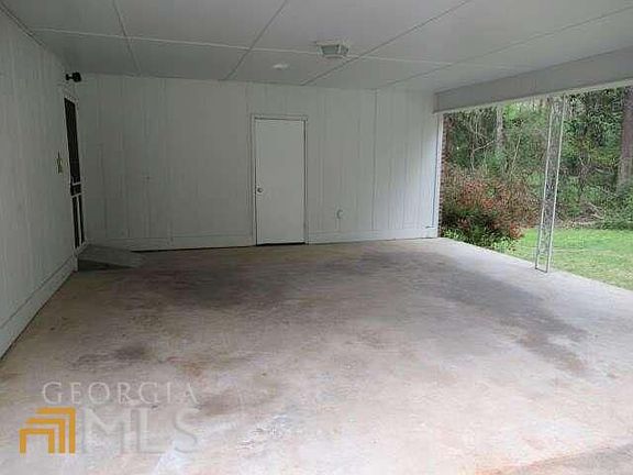 4th image of 55 Greenwood Ln