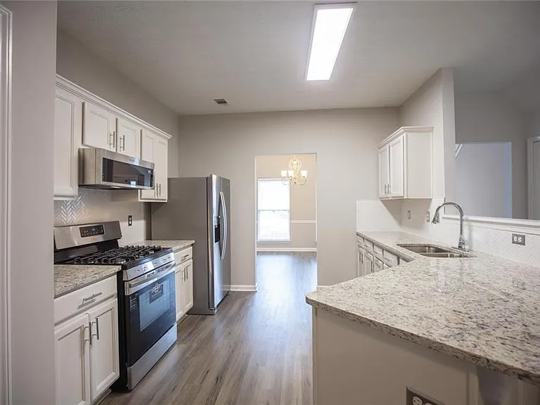 649 Kenridge Dr — Photo 13