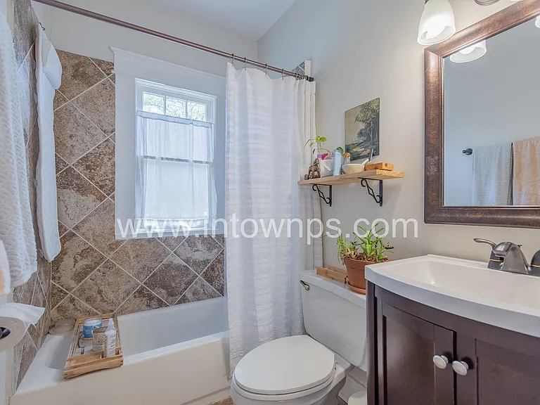 137 Dearborn St — Photo 6