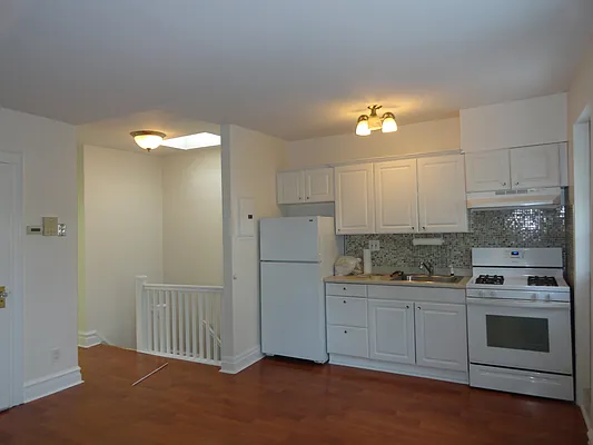 Rented by Halvatzis Realty | media 1