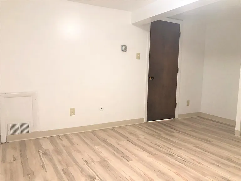 6350 Forward Ave #3R — Photo 12