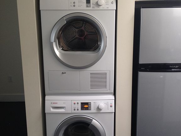 5th image of 901 Bush St APT 605