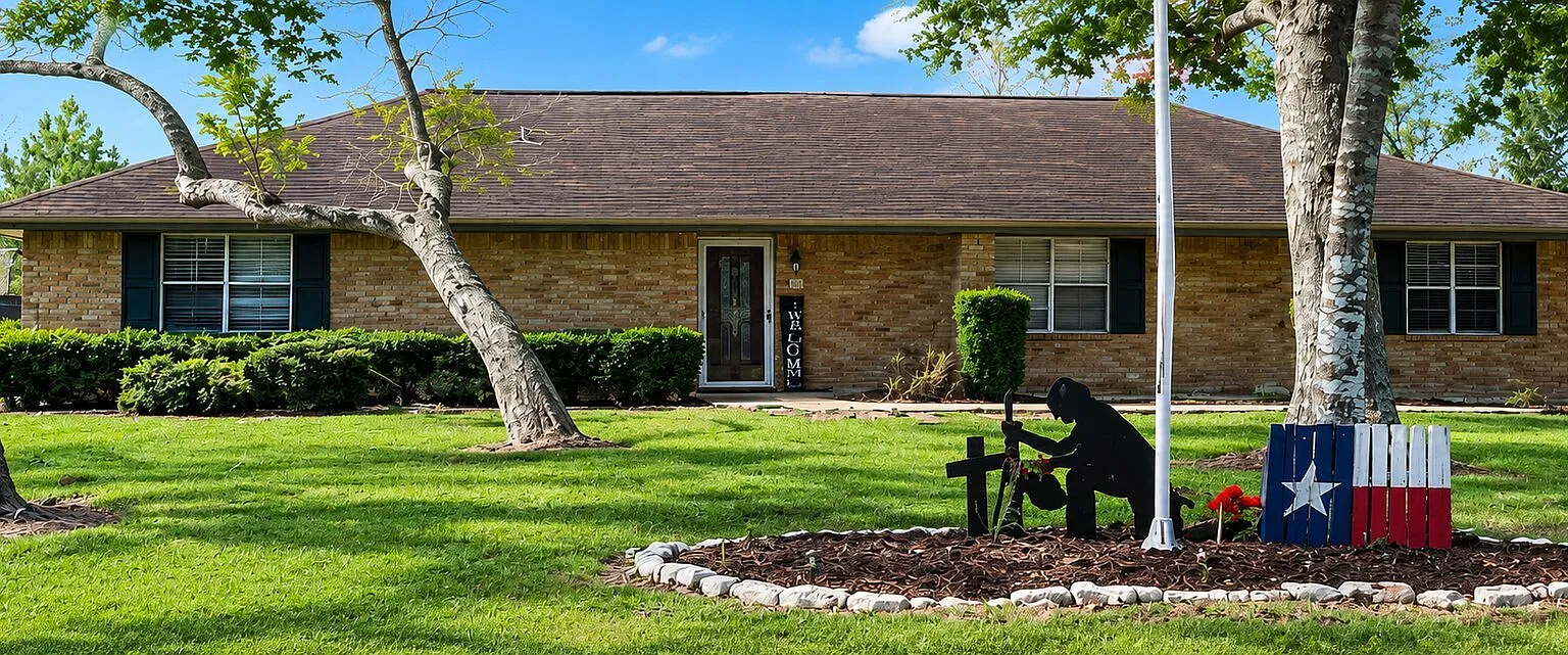 Beautiful 3/2 Home in Brazoria! — Photo 2