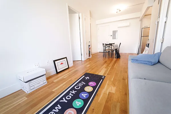 Rented by Manhattan Management LLC | media 39