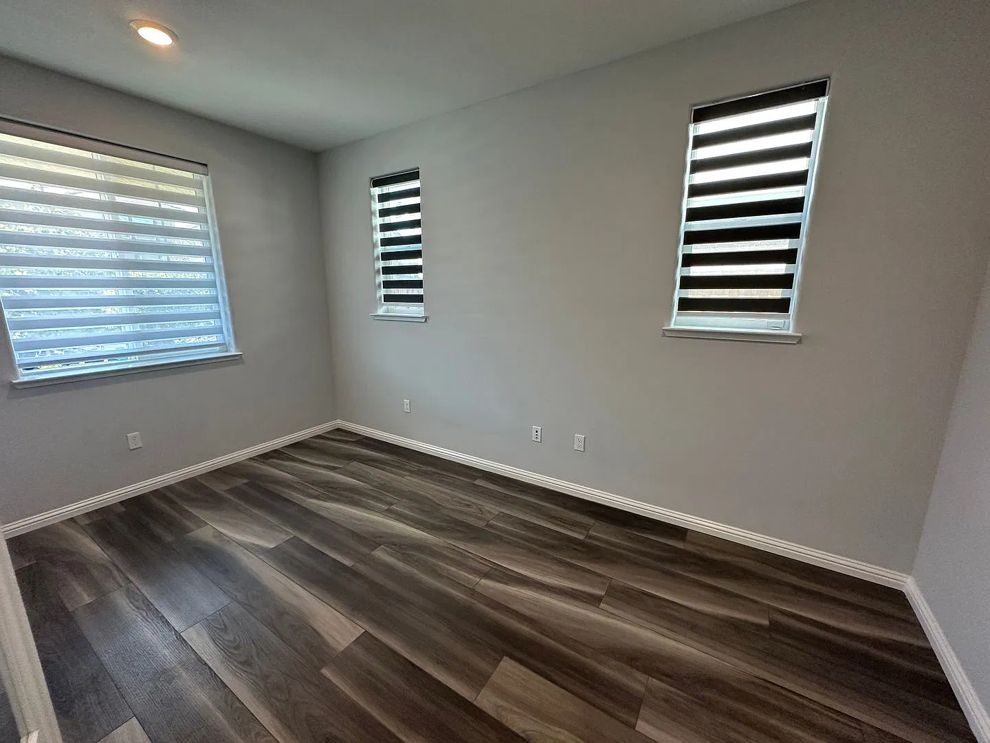 Gorgeous 4 Bedroom, 3 Bath + Office & SOLAR!! — Photo 4