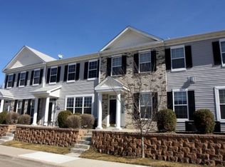 2175 Shamrock Pl, Chaska, MN 55318