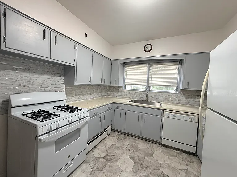 376 Michigan Ave #1 — Photo 5