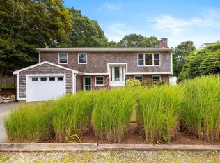 26 Oak Ridge Rd, Teaticket, MA 02536