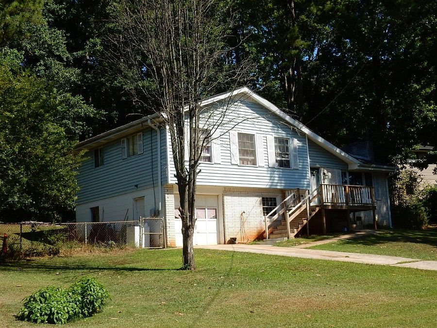 2nd image of 6491 King George Way