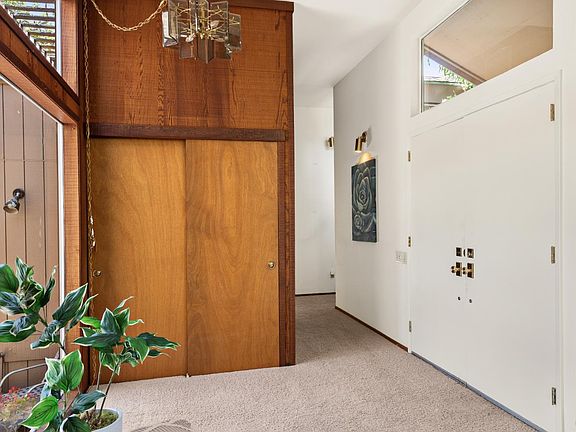4th image of 497 Hillsdale Drive