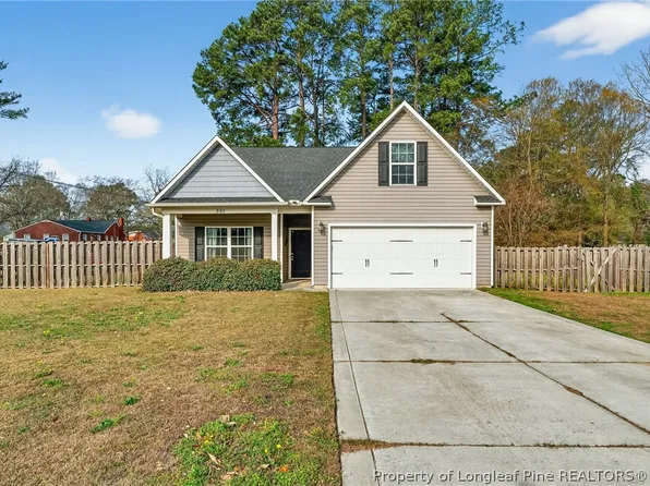 303 N Dickson St, Raeford, NC 28376
